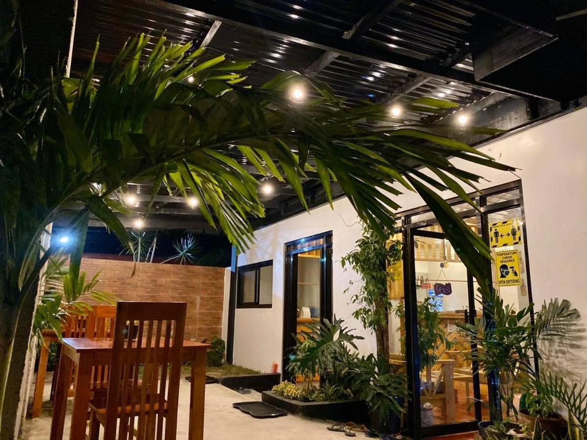 Marion Roos Hotel Puerto Galera Extérieur photo
